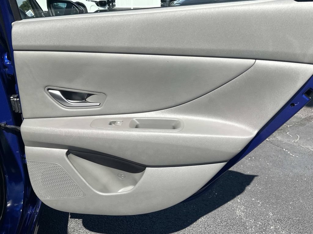 Used 2023 Hyundai Elantra SEL w/ Convenience Package FWD image 34