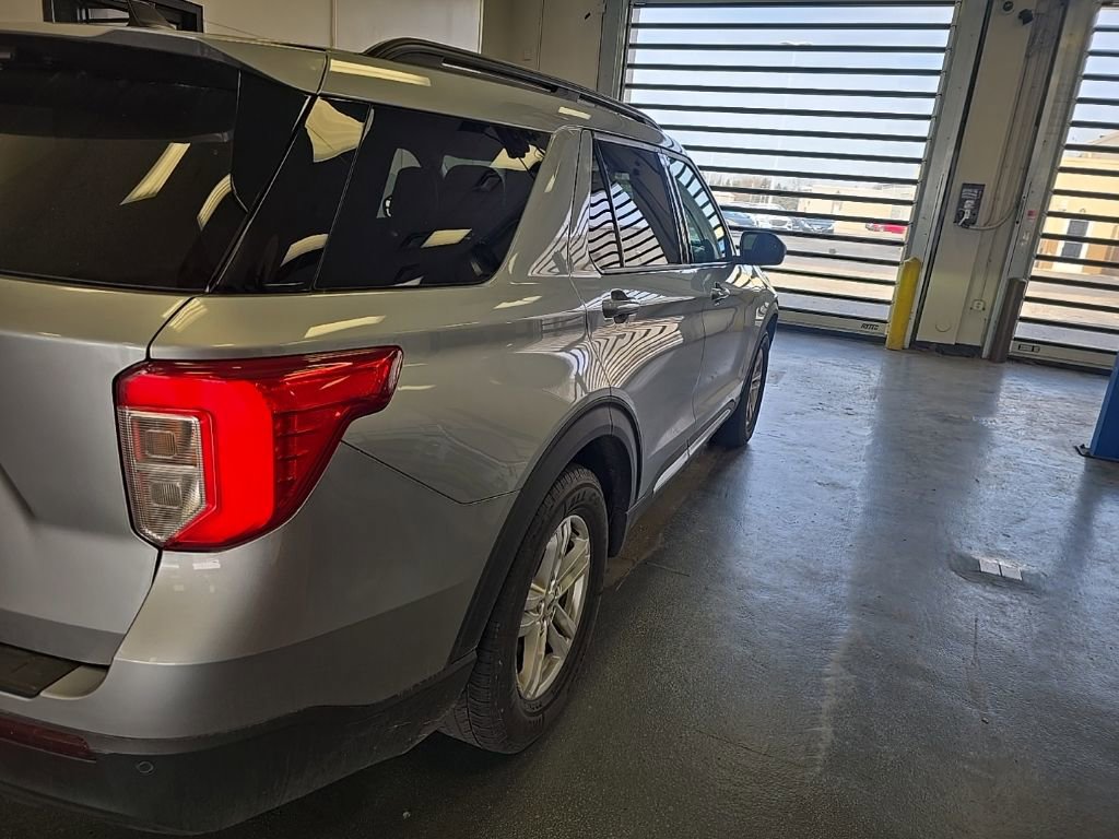 Certified 2022 Ford Explorer XLT image 4