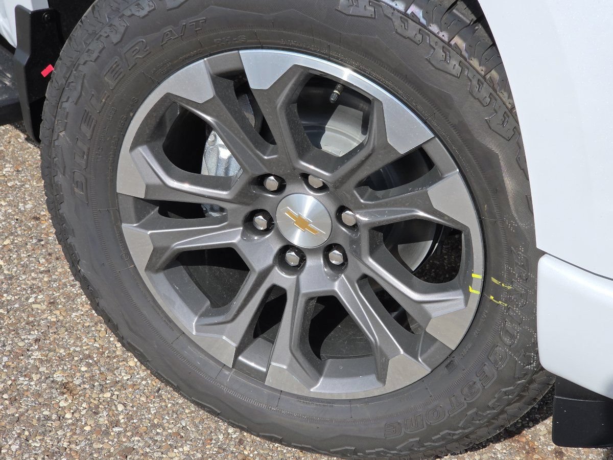 New 2026 Chevrolet Silverado 1500 High Country AWD/4WD image 15