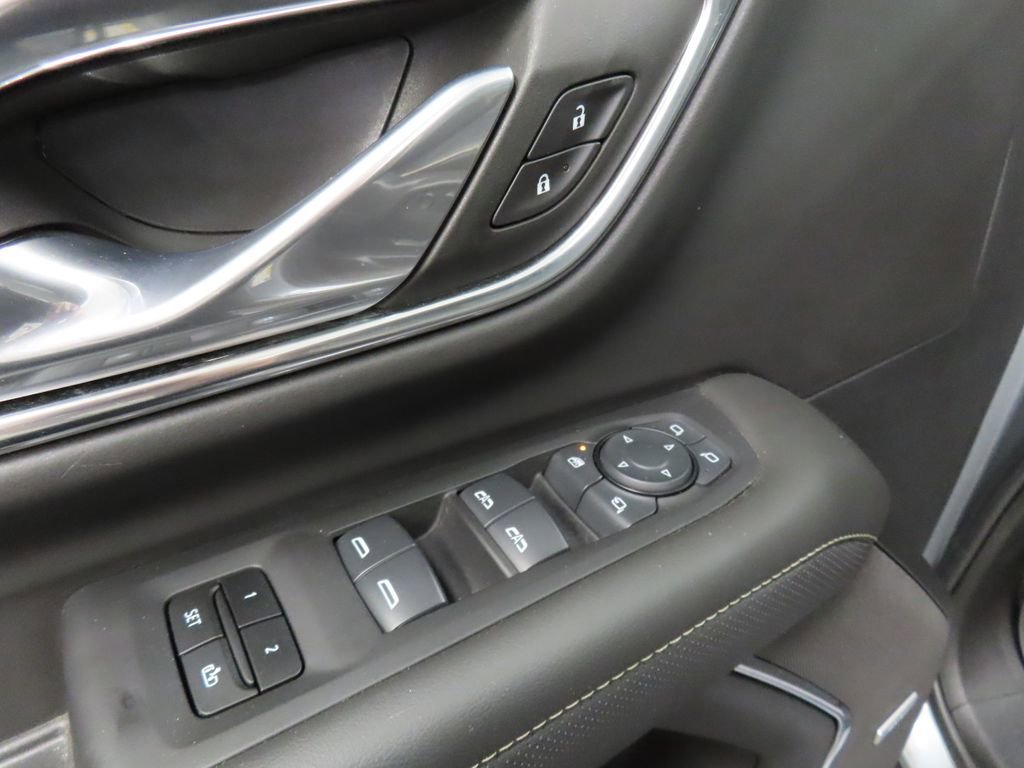 Used 2024 GMC Yukon SLT w/ SLT Luxury Package image 59