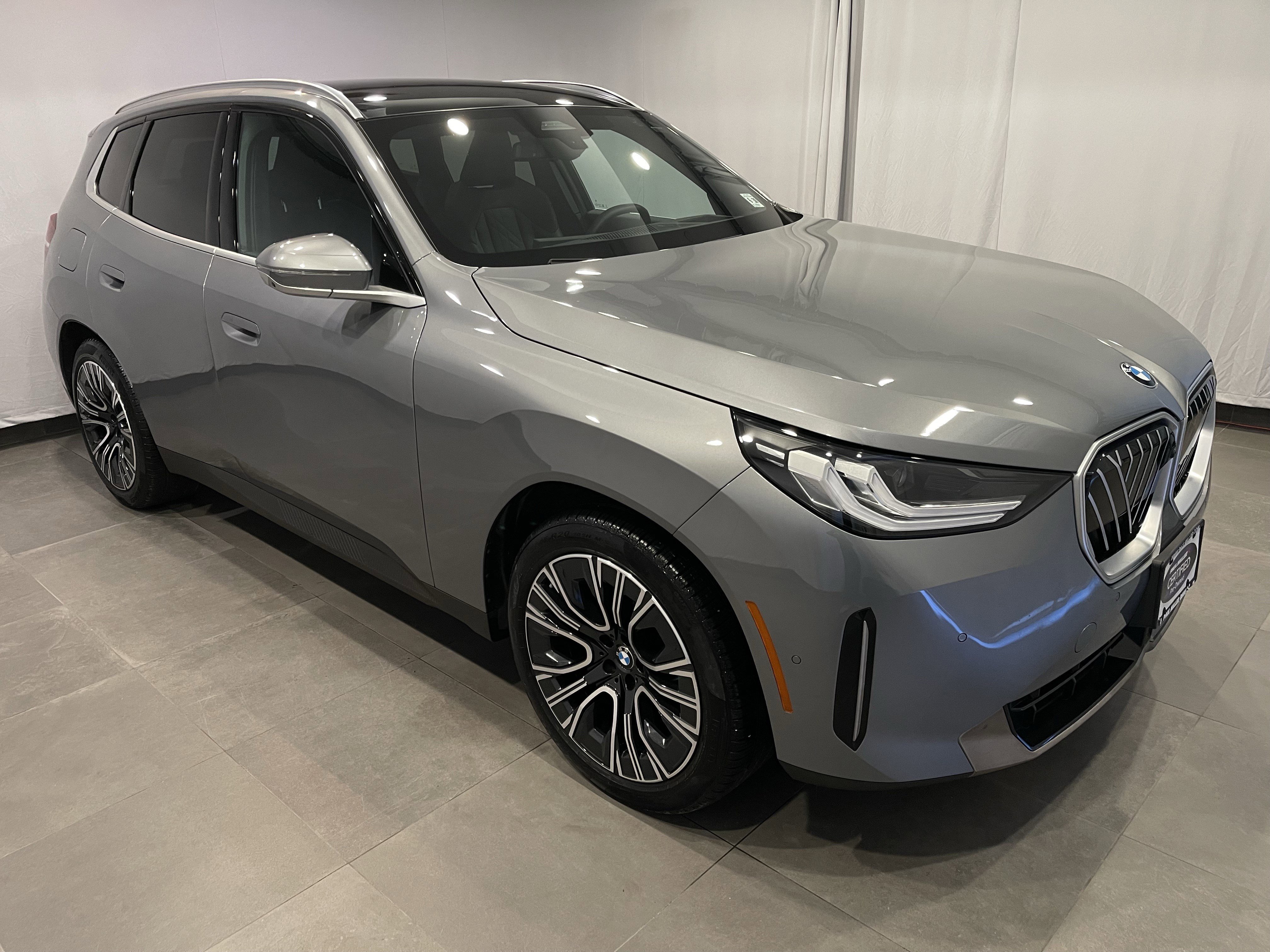 Used 2025 BMW X3 xDrive30i w/ Premium Package AWD/4WD image 3