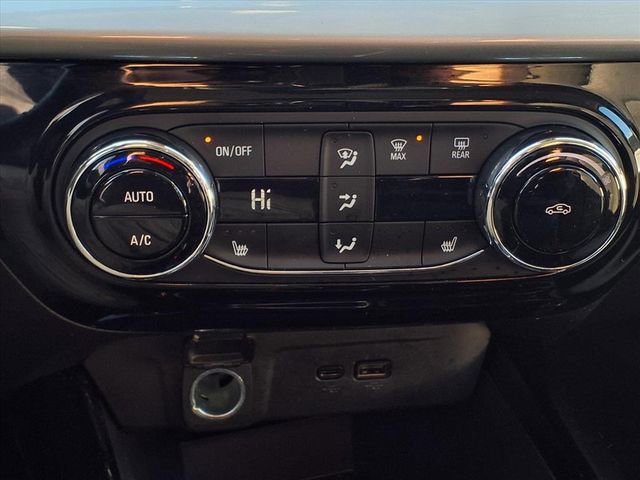 Used 2025 Chevrolet Trax LT w/ LT Convenience Package image 19