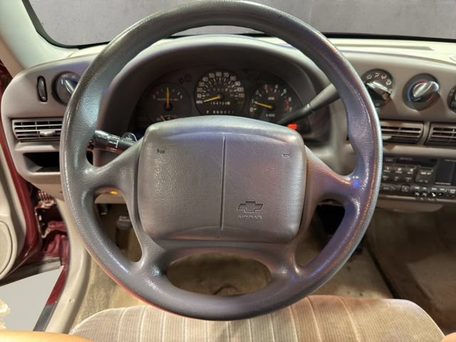 Used 2001 Chevrolet Lumina w/ Preferred Equipment Group FWD image 23