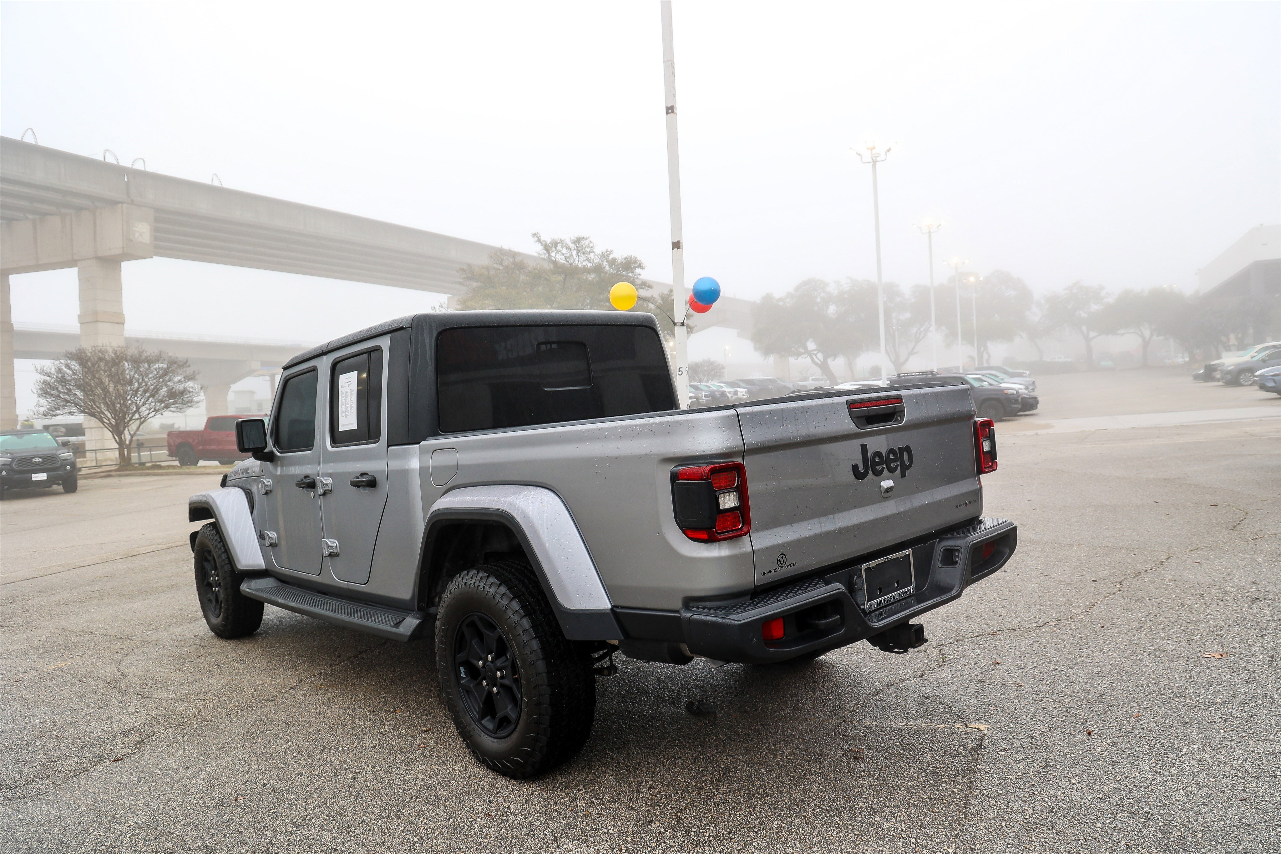 Used 2021 Jeep Gladiator Sport image 9