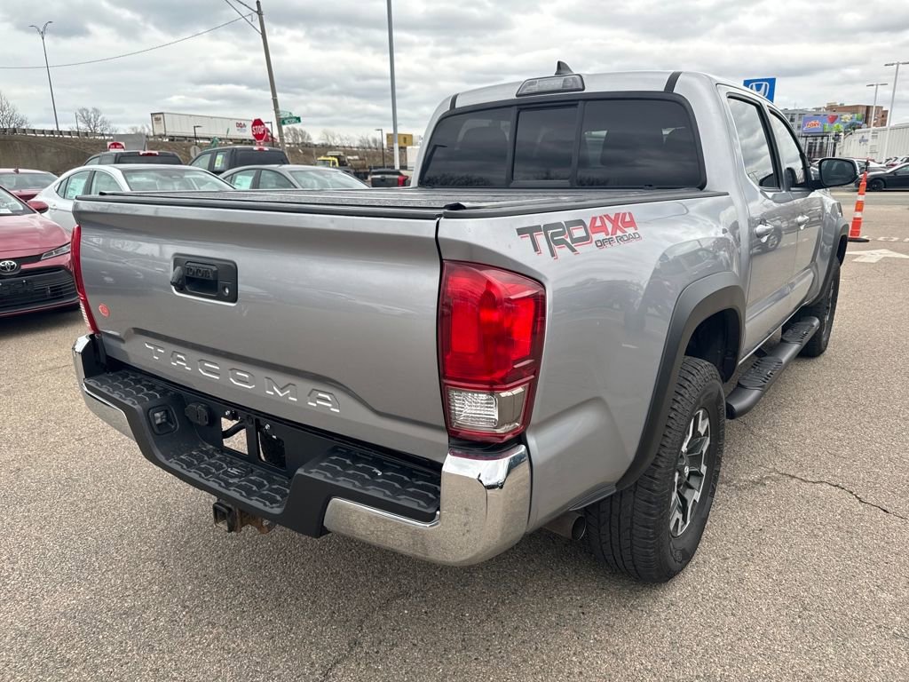 Used 2016 Toyota Tacoma TRD Off-Road w/ Towing Package image 7