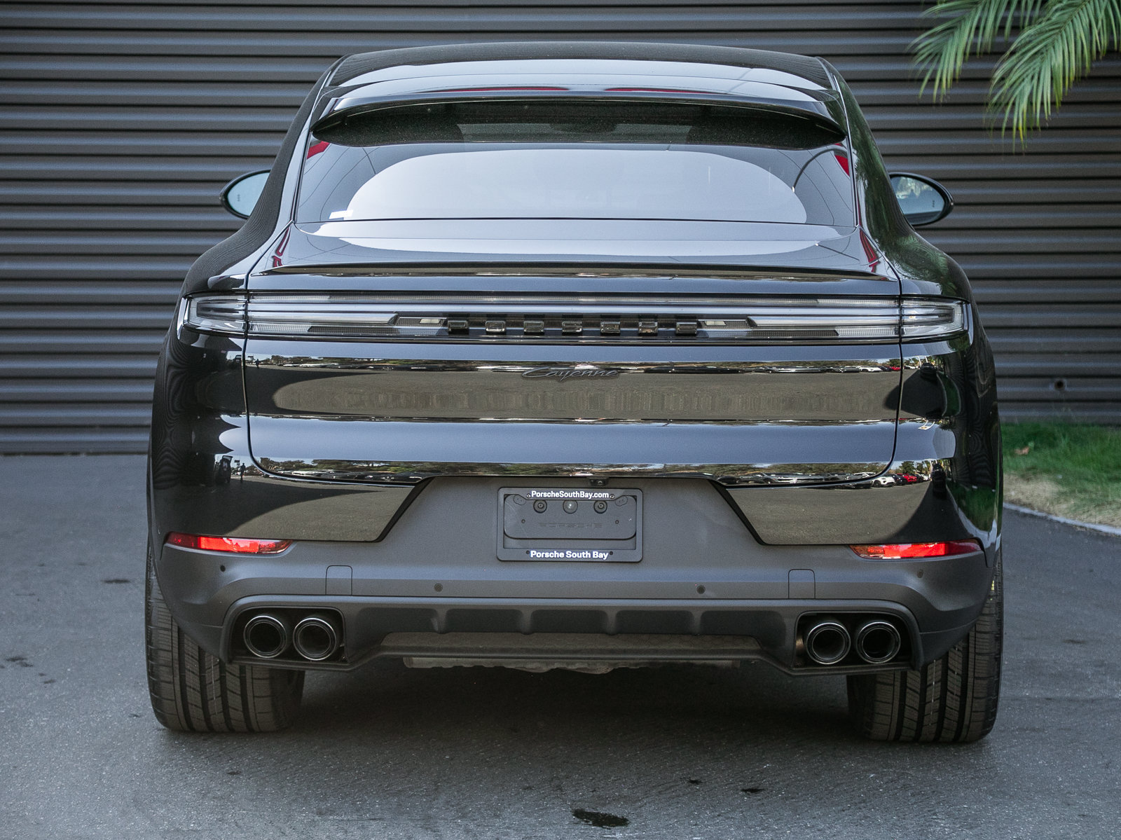 Certified 2025 Porsche Cayenne E-Hybrid Coupe AWD/4WD image 9