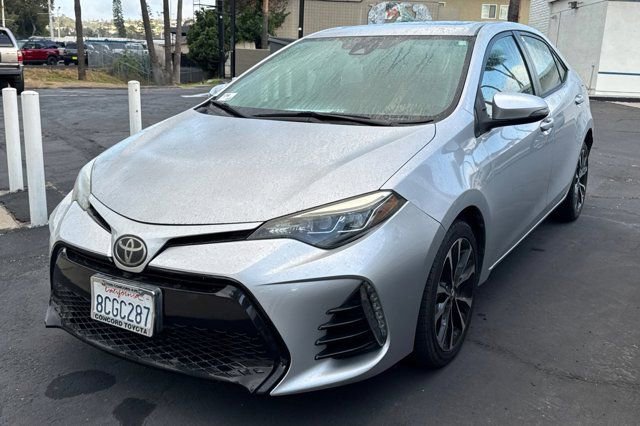 Used 2018 Toyota Corolla XSE image 2