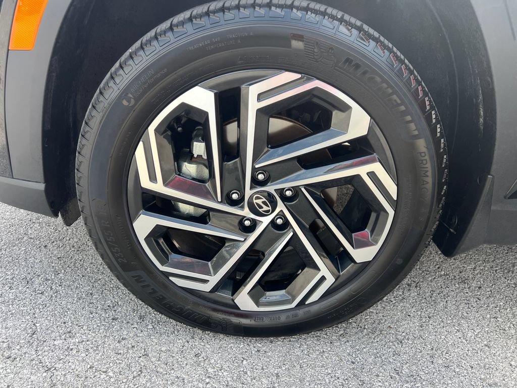 Used 2025 Hyundai Tucson Limited AWD/4WD image 10