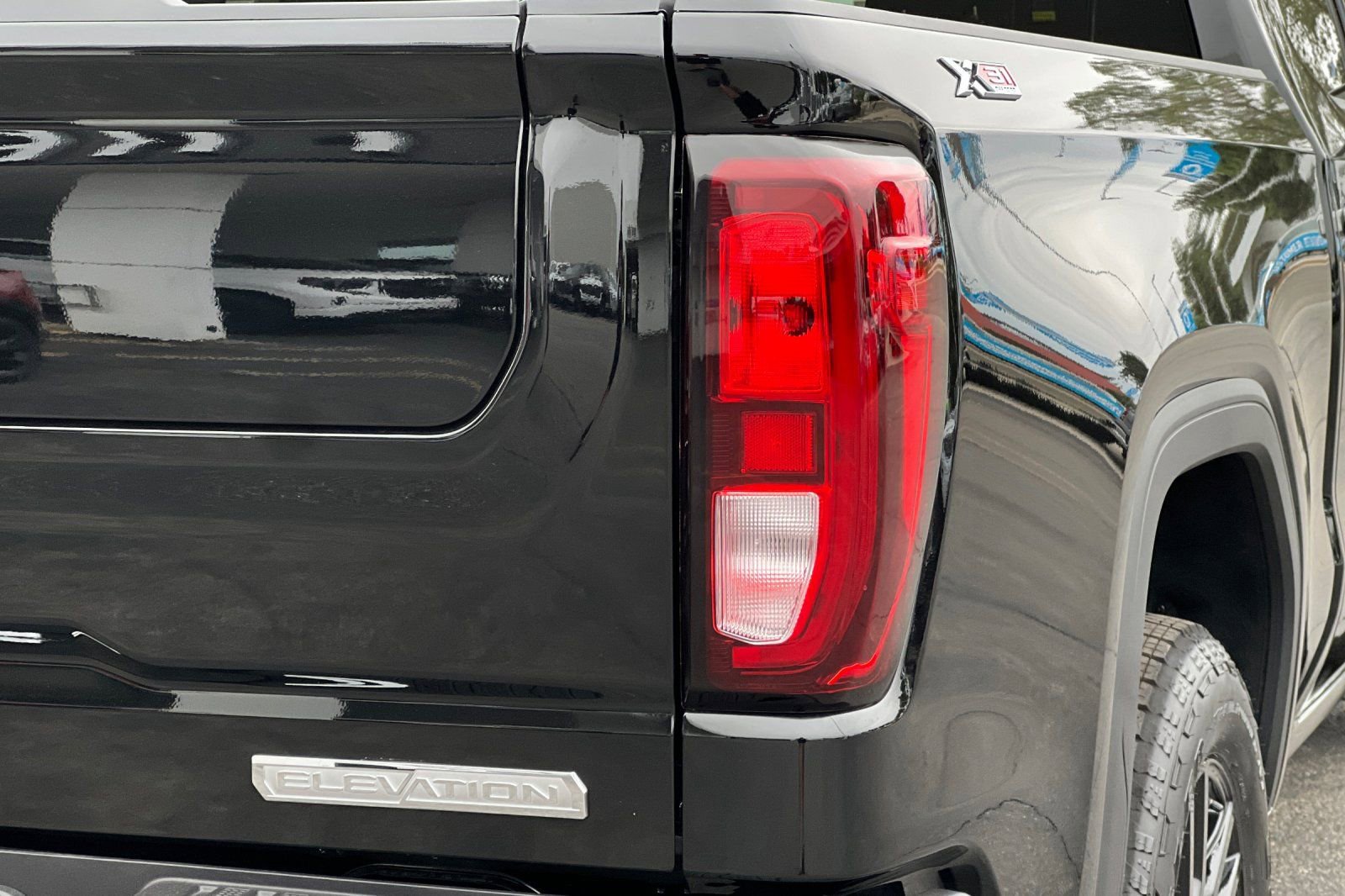 New 2026 GMC Sierra 1500 Elevation w/ X31 Off-Road Package AWD/4WD image 7