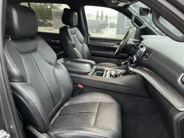 Certified 2024 Jeep Wagoneer Series II AWD/4WD image 18