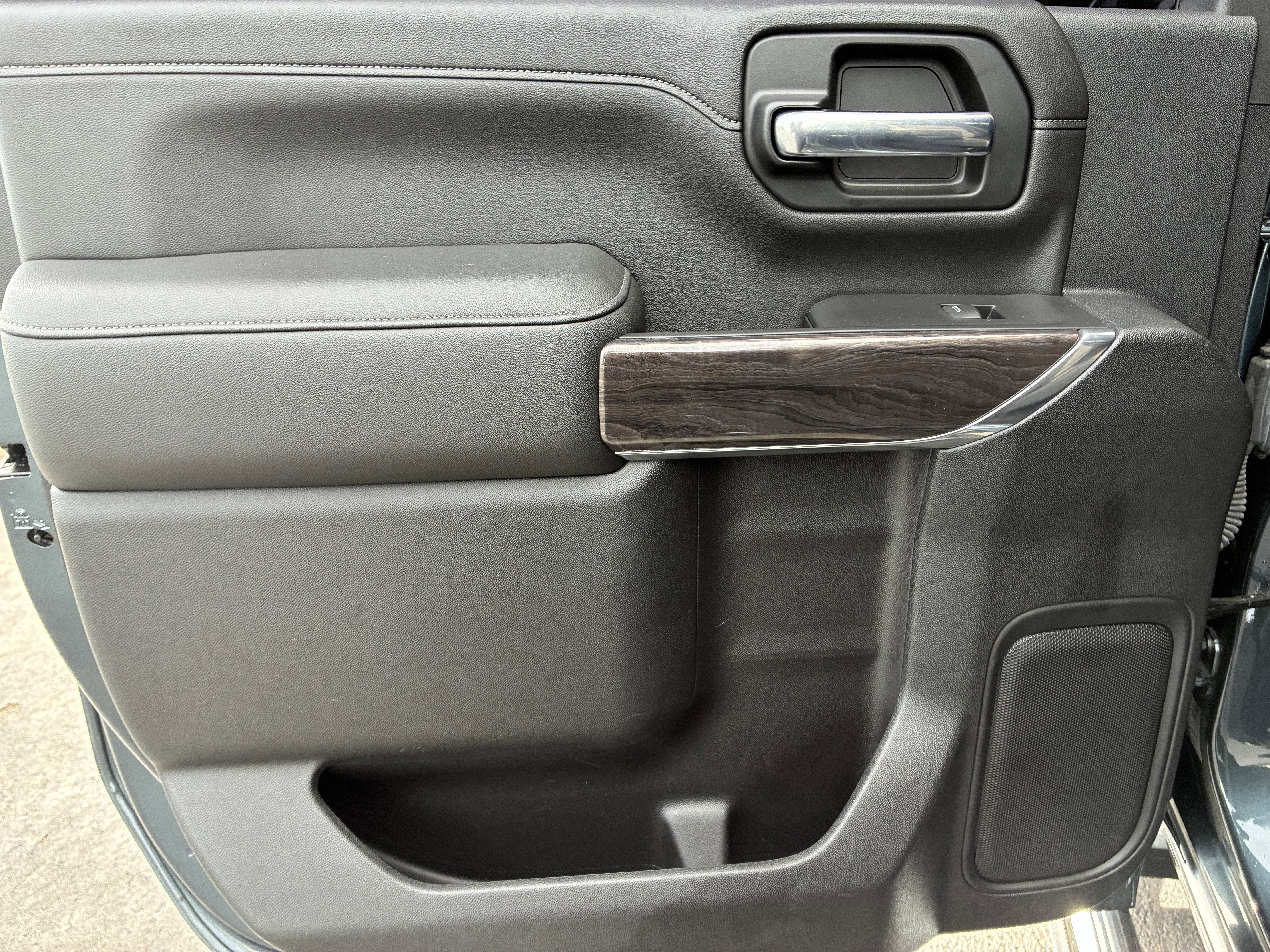 Used 2020 Chevrolet Silverado 2500 LTZ w/ LTZ Premium Package AWD/4WD image 18