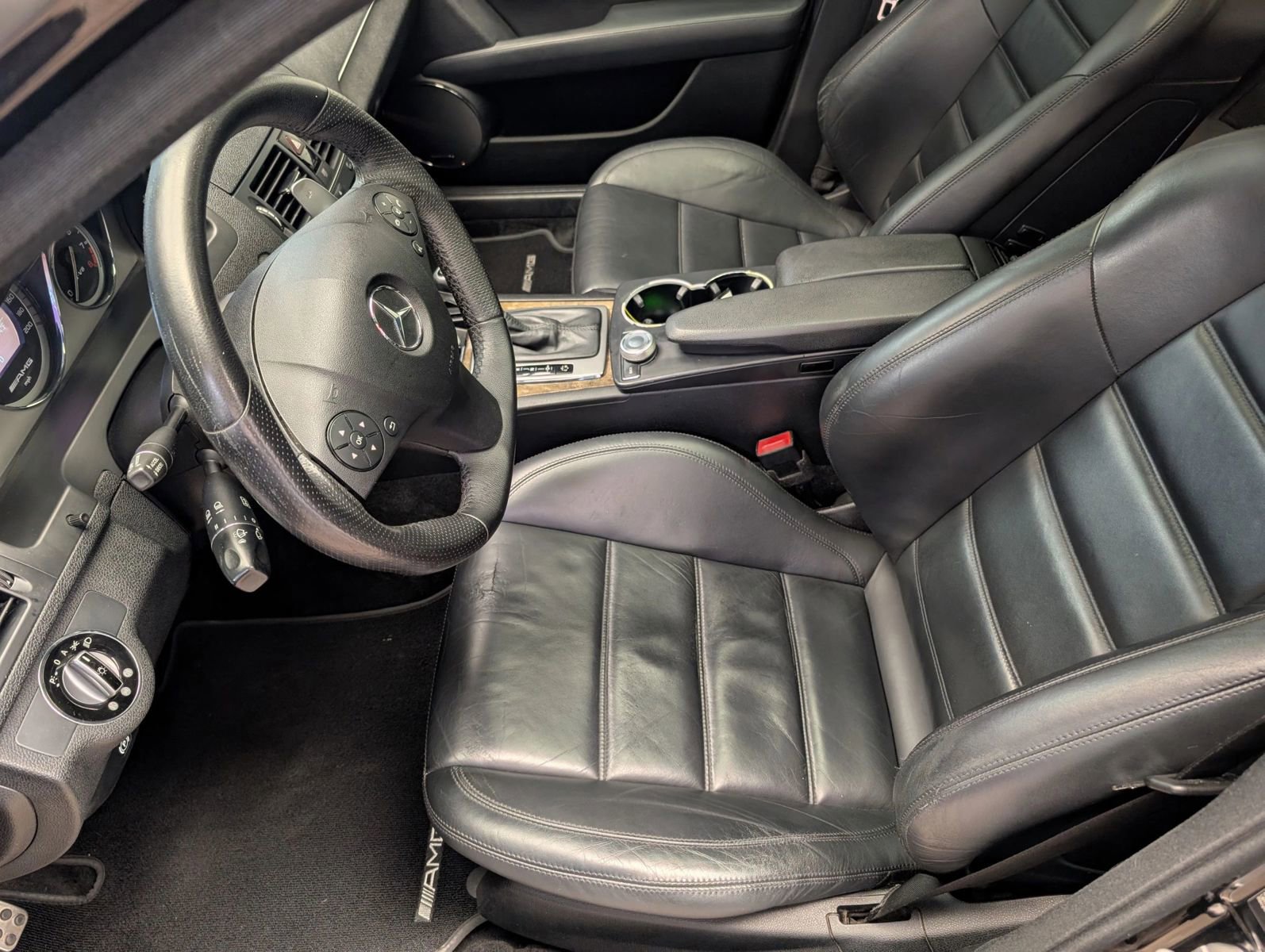 Used 2009 Mercedes-Benz C 63 AMG Sedan image 9