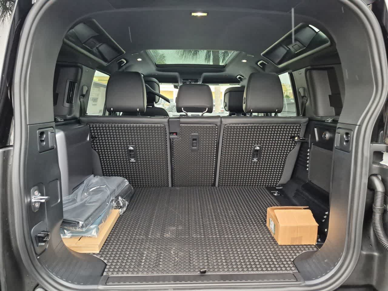 New 2026 Land Rover Defender 110 S AWD/4WD image 37