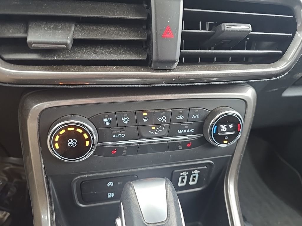 Used 2020 Ford EcoSport SE w/ SE Convenience Package image 9