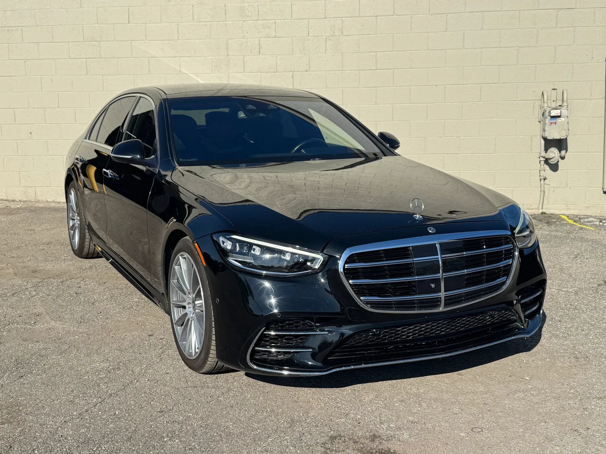 Used 2022 Mercedes-Benz S 580 4MATIC Sedan w/ AMG Line Package image 10