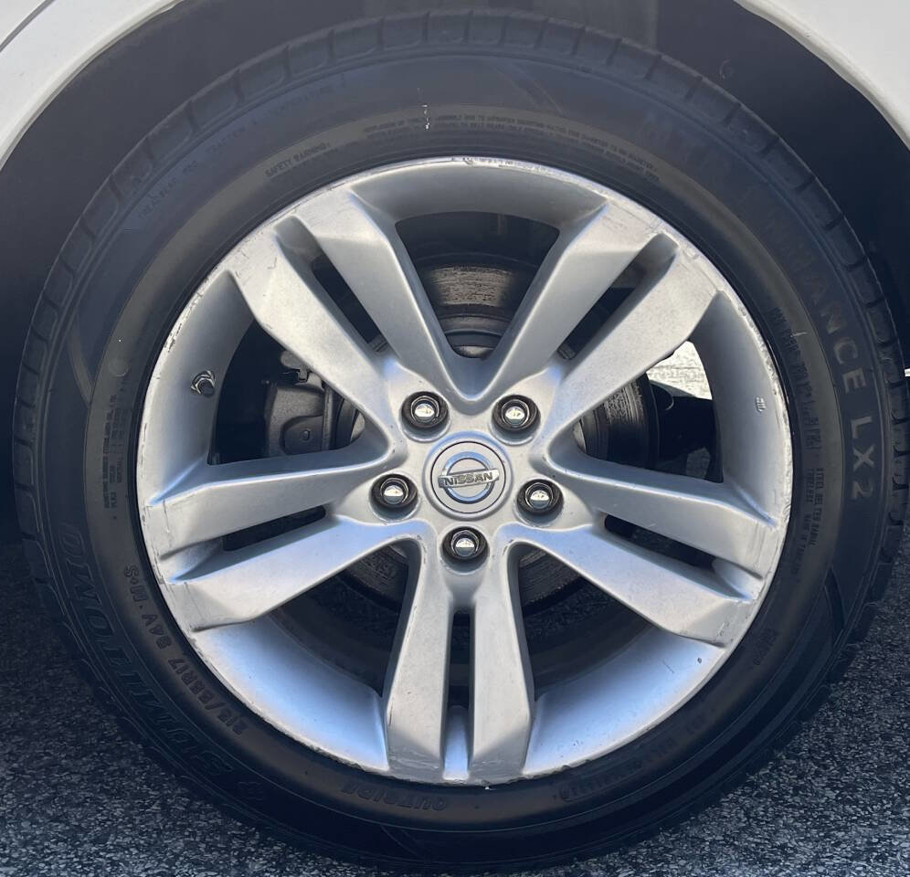 Used 2011 Nissan Altima 3.5 SR w/ 3.5SR Premium Pkg image 10