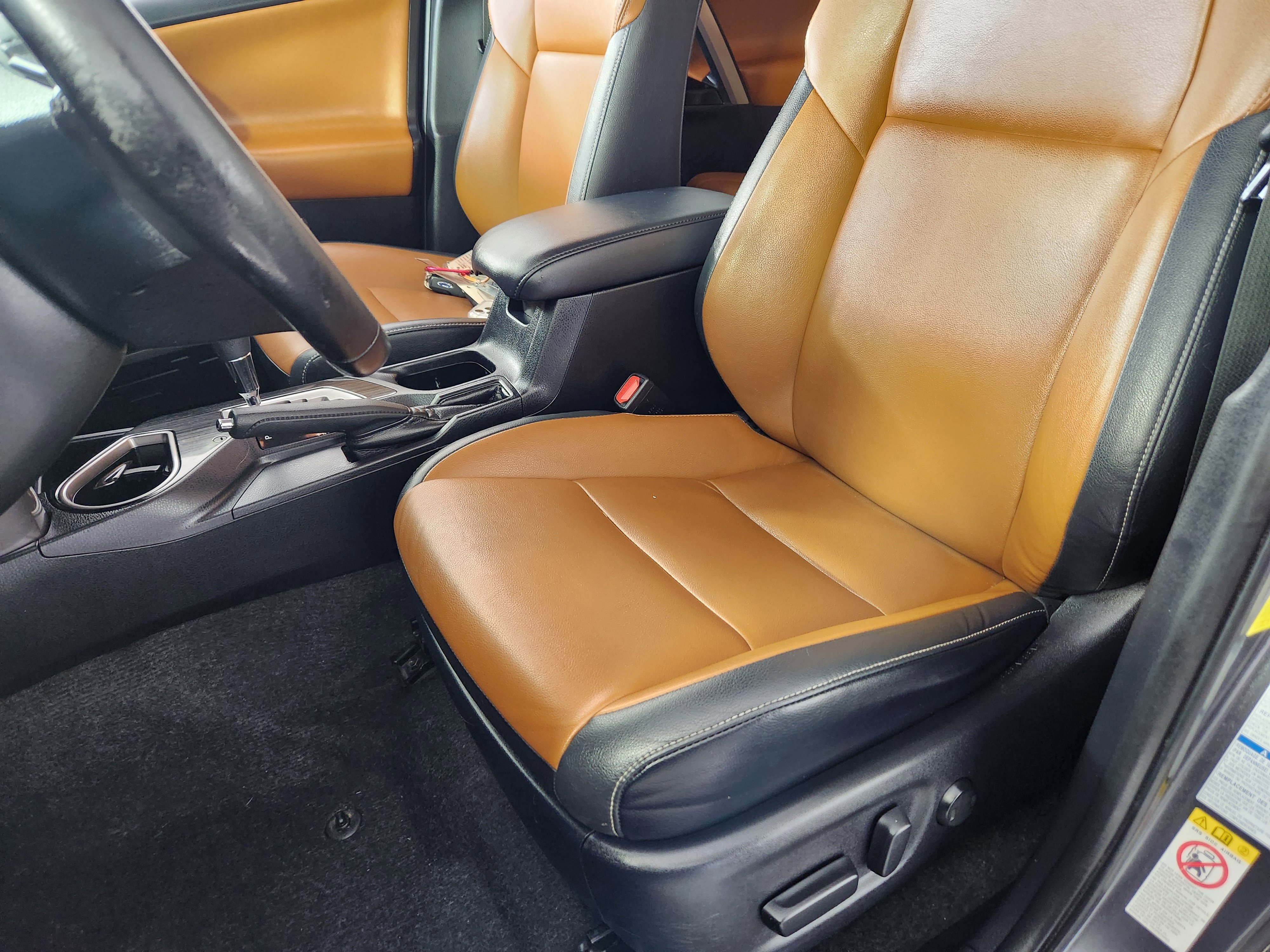 Used 2017 Toyota RAV4 Limited image 12