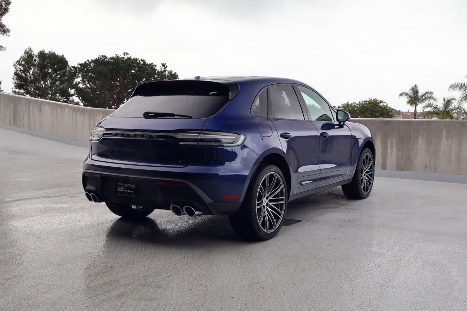 Certified 2025 Porsche Macan image 9