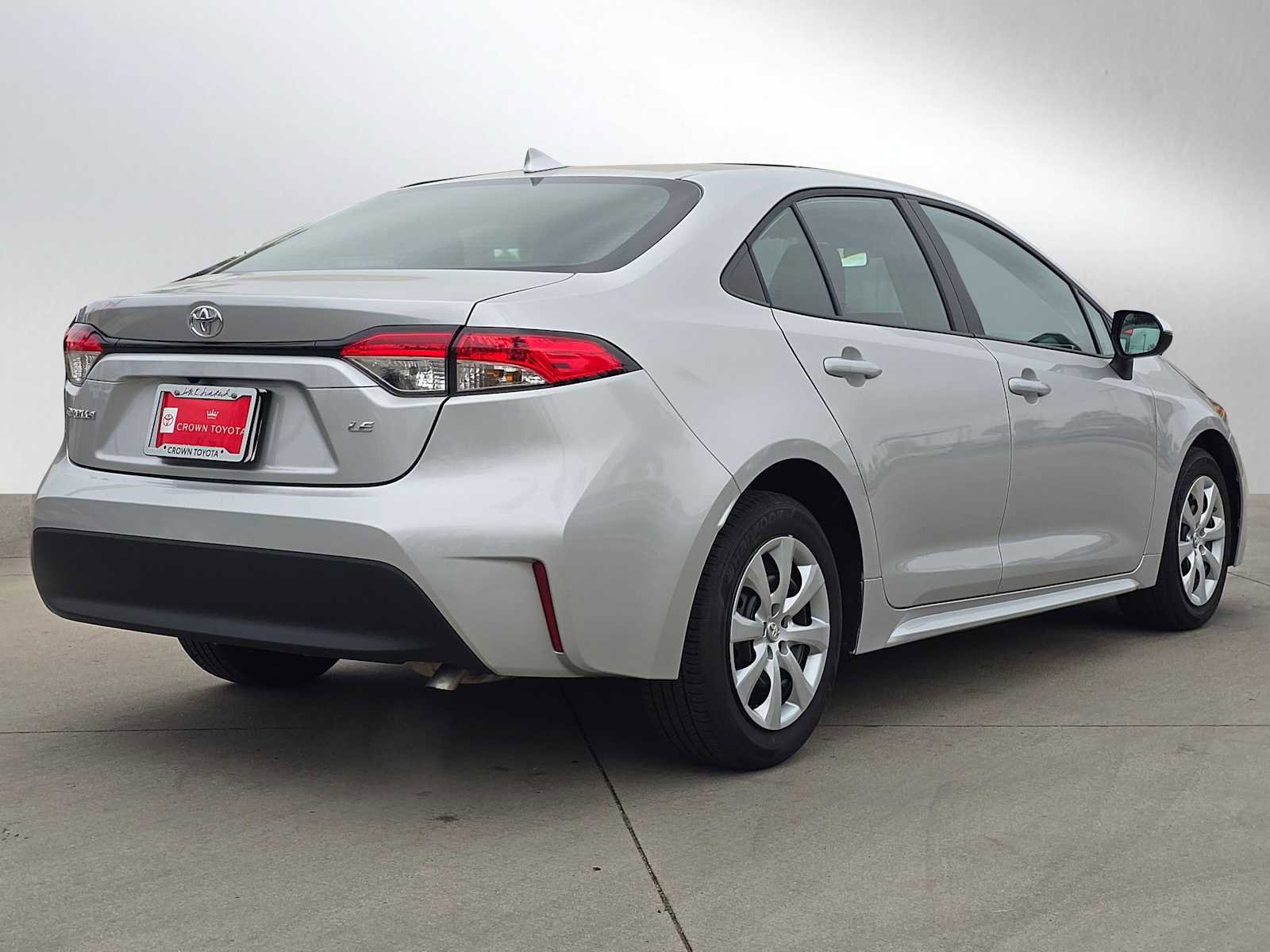 Certified 2025 Toyota Corolla LE FWD image 3