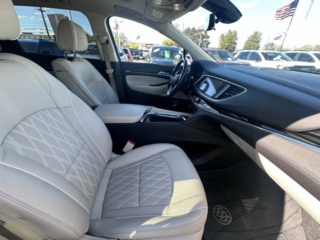 Certified 2023 Buick Enclave Avenir w/ Avenir Technology Package image 16