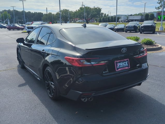 Used 2025 Toyota Camry SE FWD image 8