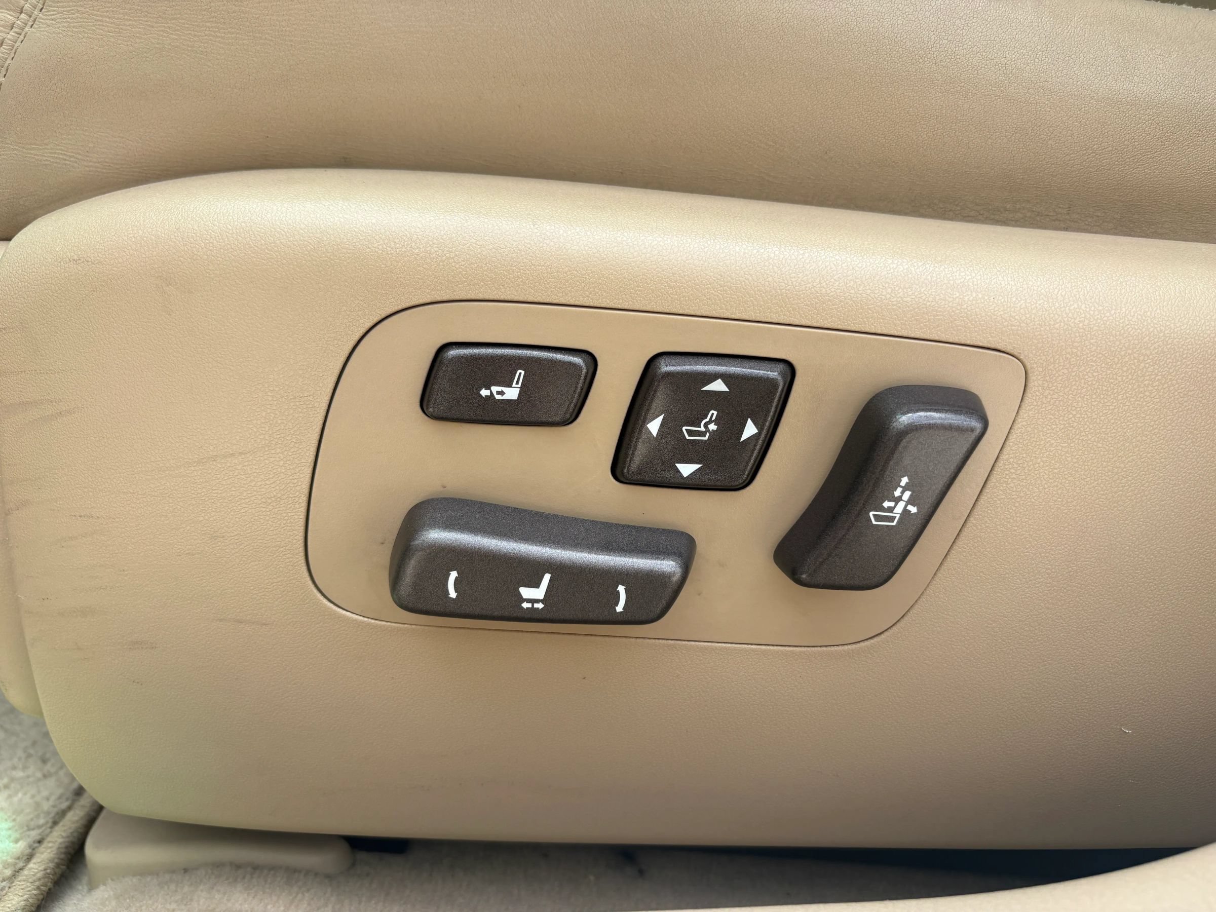 Used 2007 Lexus LS 460 L RWD image 26