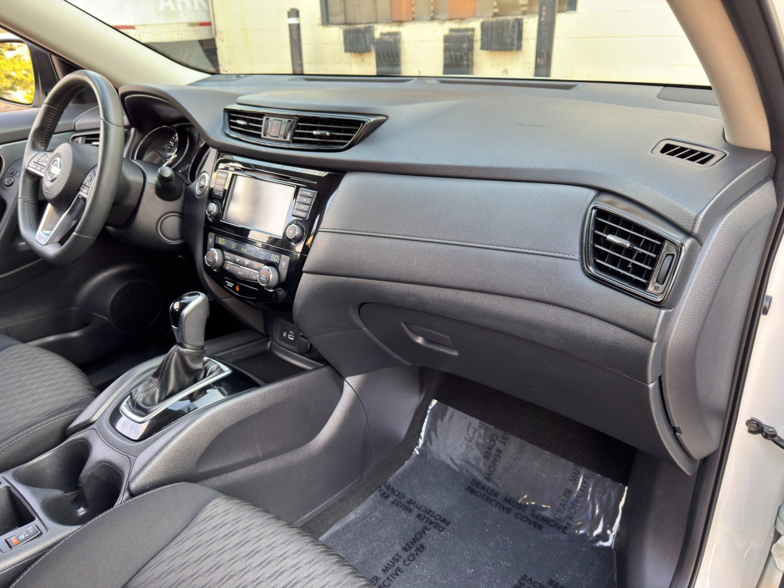 Used 2018 Nissan Rogue SV w/ Premium Package AWD/4WD image 13