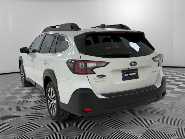 Used 2023 Subaru Outback Premium image 5