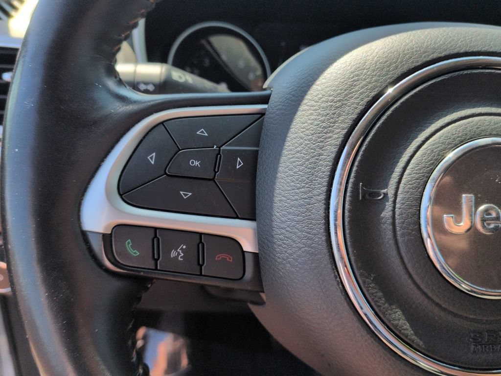 Used 2018 Jeep Compass Latitude FWD image 18