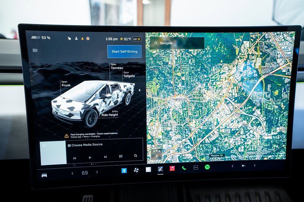 Used 2024 Tesla Cybertruck AWD Crew Cab image 40