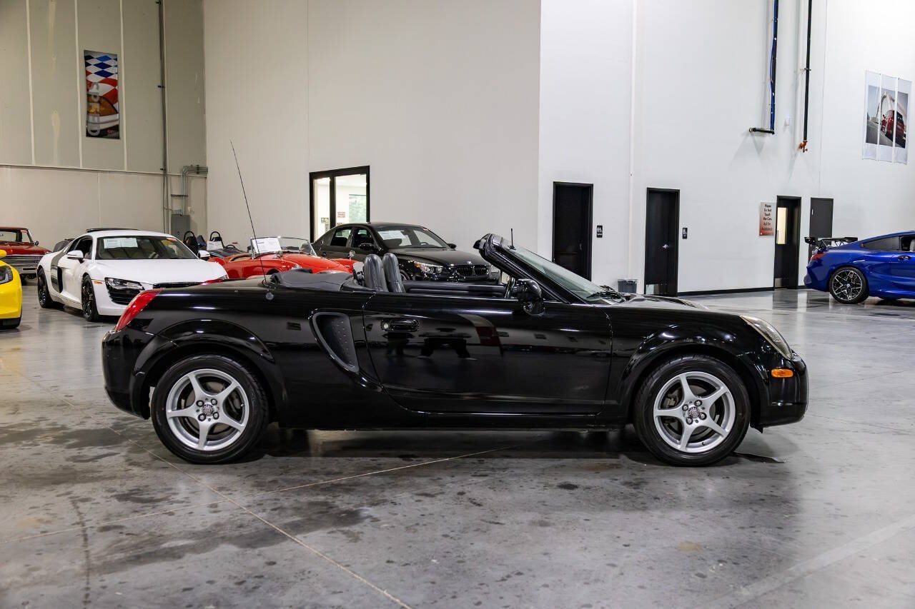 Used 2000 Toyota MR2 RWD image 7