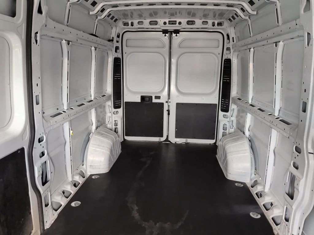 Used 2025 RAM ProMaster 2500 w/ Convenience Group FWD image 32