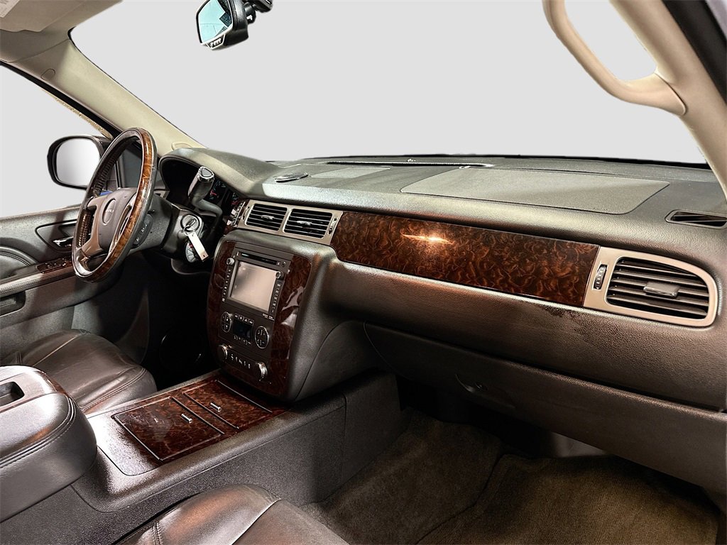 Used 2013 GMC Yukon XL Denali image 32