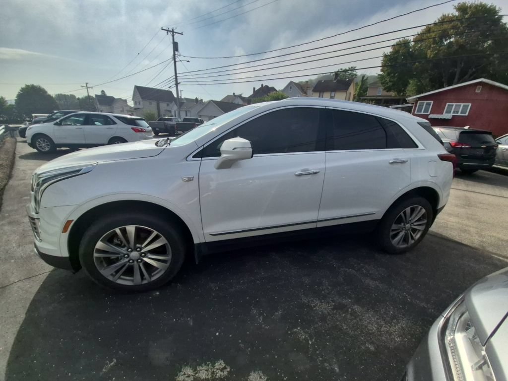 Used 2022 Cadillac XT5 Premium Luxury w/ LPO, Floor Liner Package AWD/4WD image 4