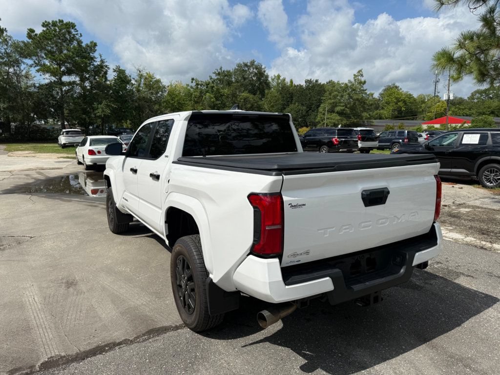 Used 2025 Toyota Tacoma SR5 AWD/4WD image 8