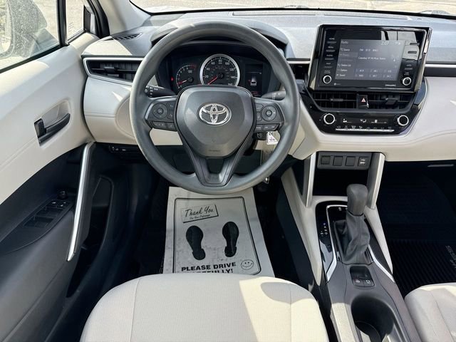 Used 2022 Toyota Corolla Cross L image 14
