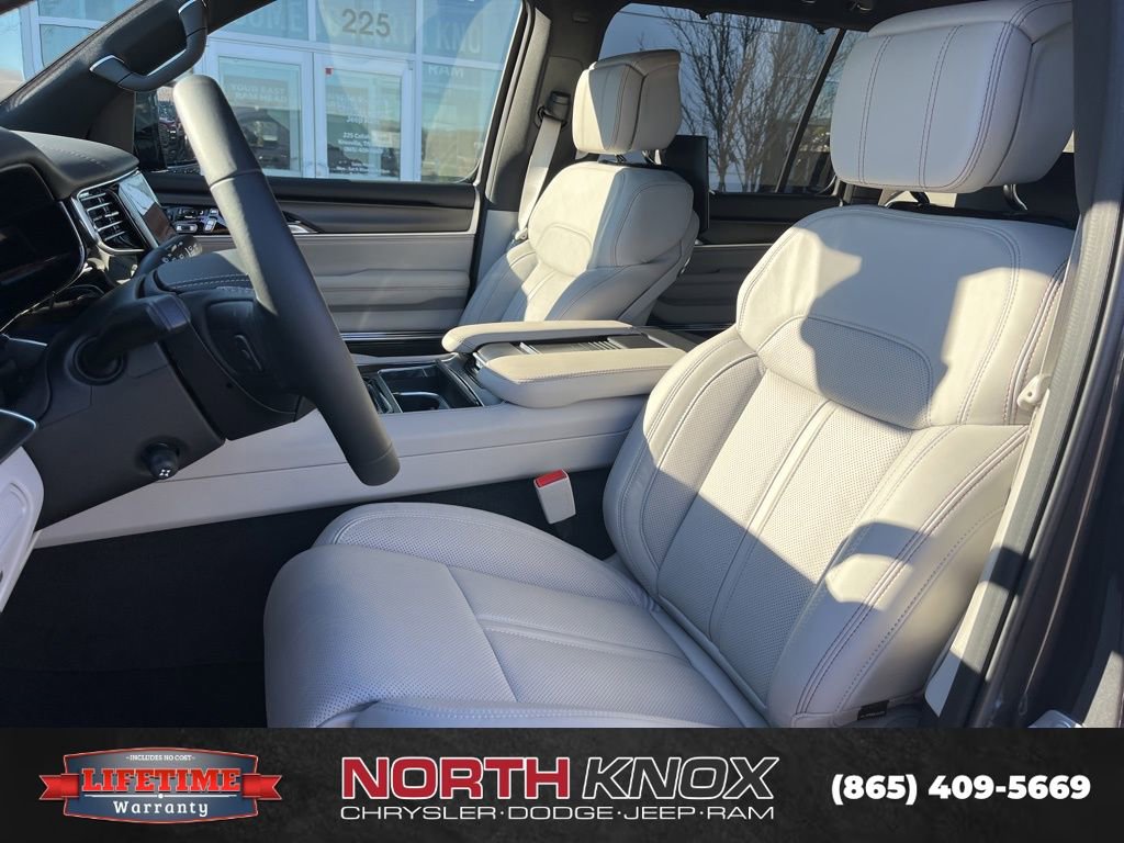 New 2026 Jeep Grand Wagoneer Summit image 4