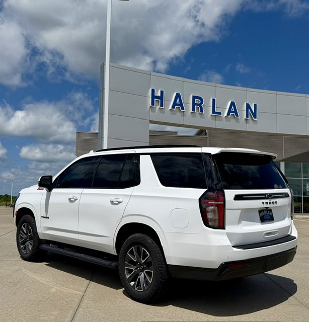 Used 2024 Chevrolet Tahoe Z71 w/ Luxury Package AWD/4WD image 3