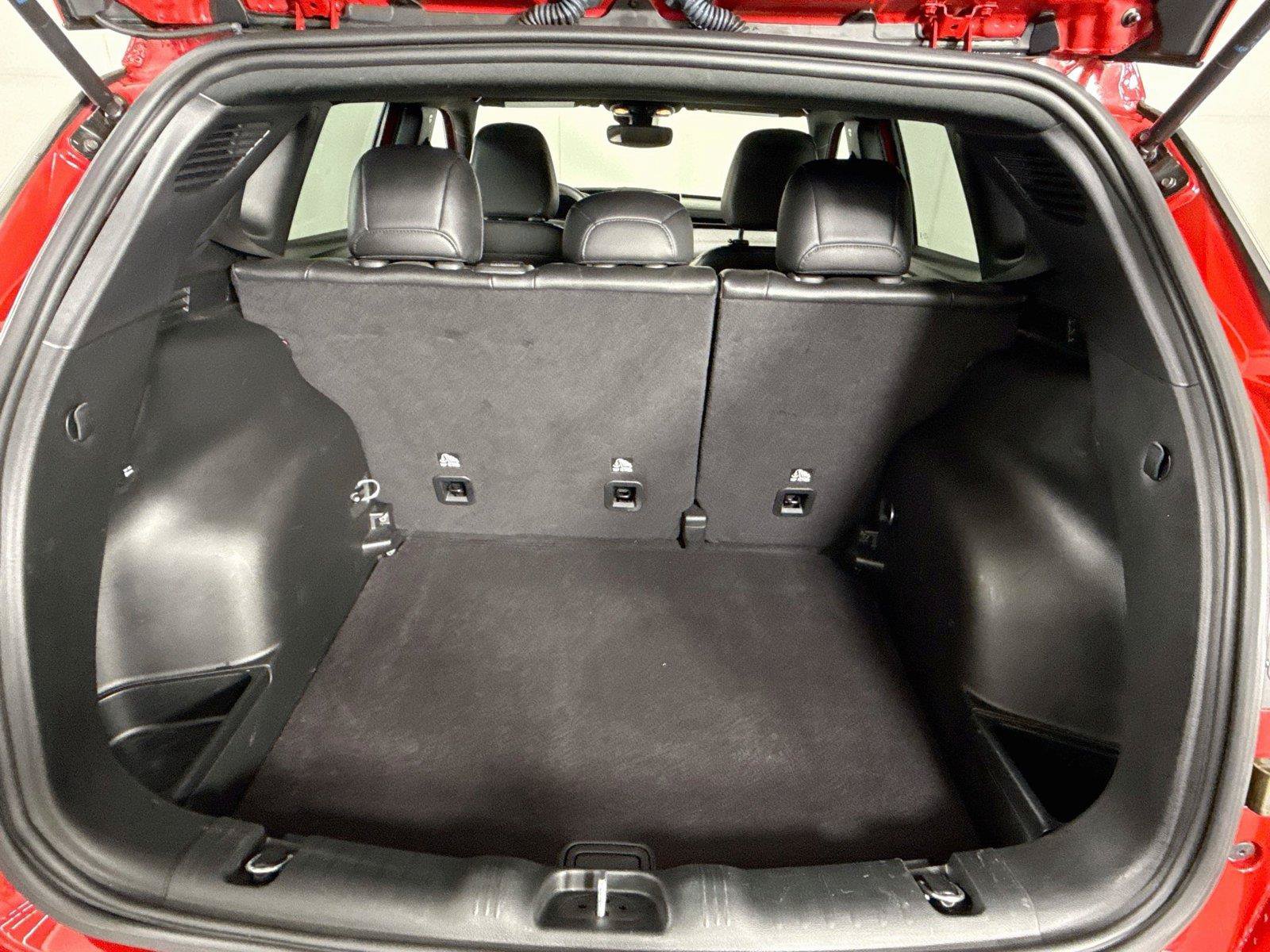 Used 2023 Jeep Compass Latitude AWD/4WD image 17