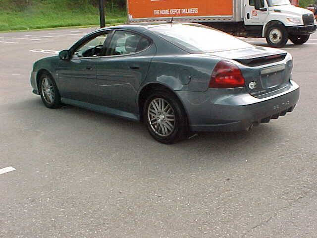 Used 2007 Pontiac Grand Prix GT w/ Special Edition Package FWD image 12