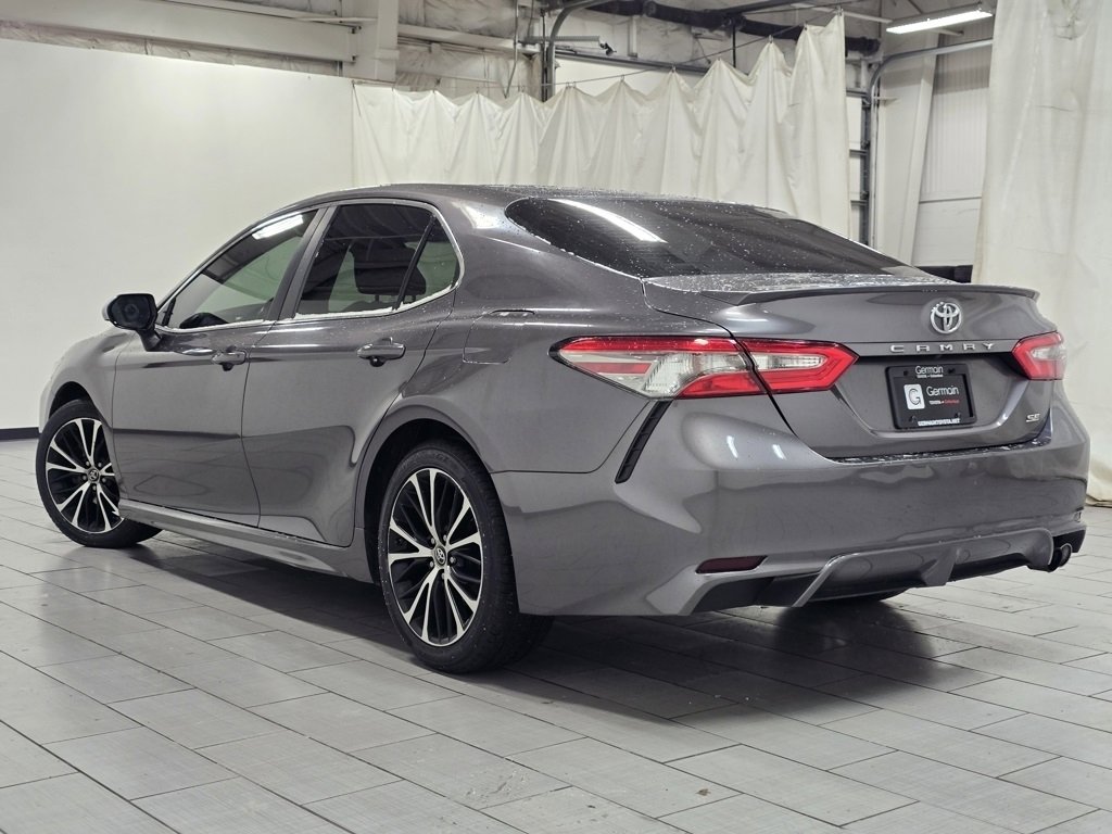Used 2018 Toyota Camry SE image 11