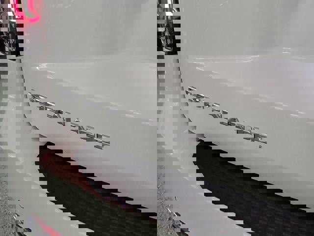 Certified 2022 Cadillac Escalade Premium Luxury image 8