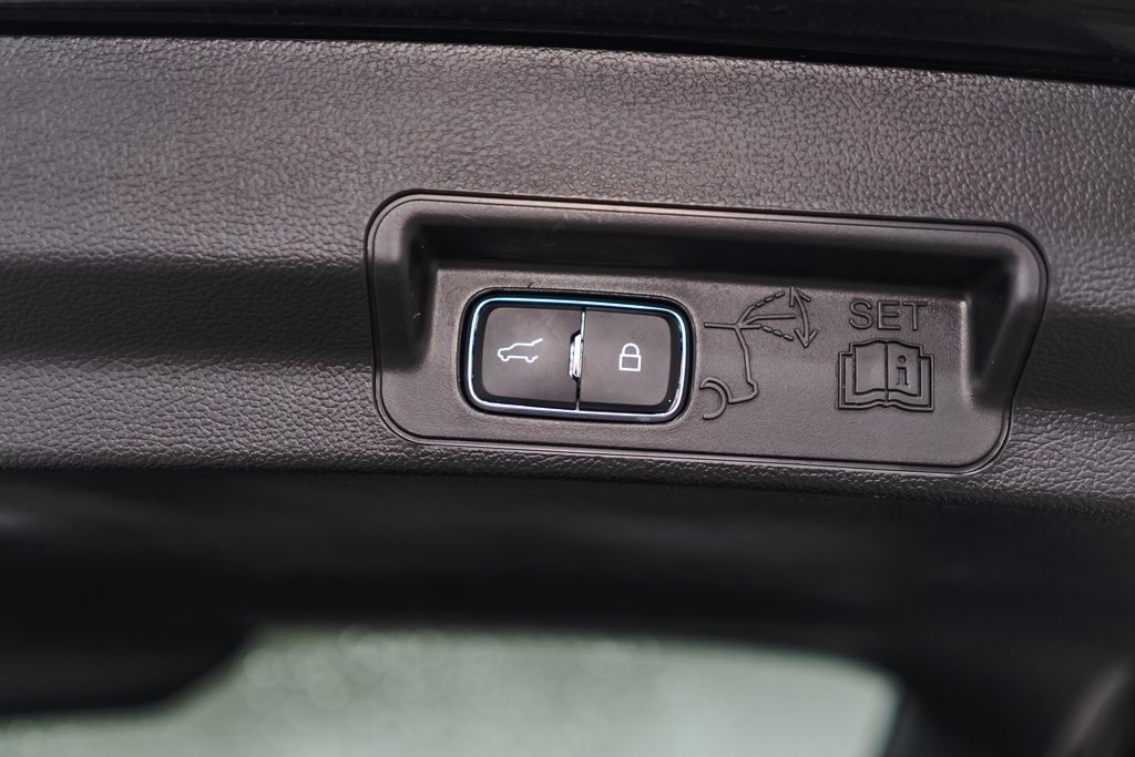 Used 2023 Ford Explorer XLT w/ Equipment Group 202A image 40