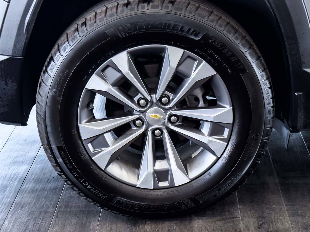 Used 2025 Chevrolet Equinox LT image 25