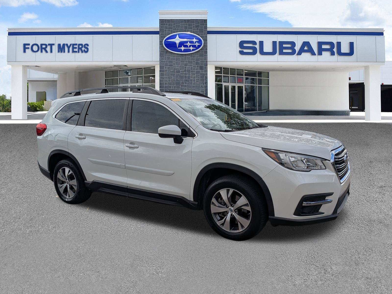 Used 2019 Subaru Ascent Premium AWD/4WD image 2