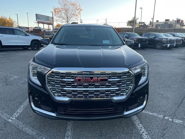 Used 2022 GMC Terrain Denali w/ Denali Premium Package image 3