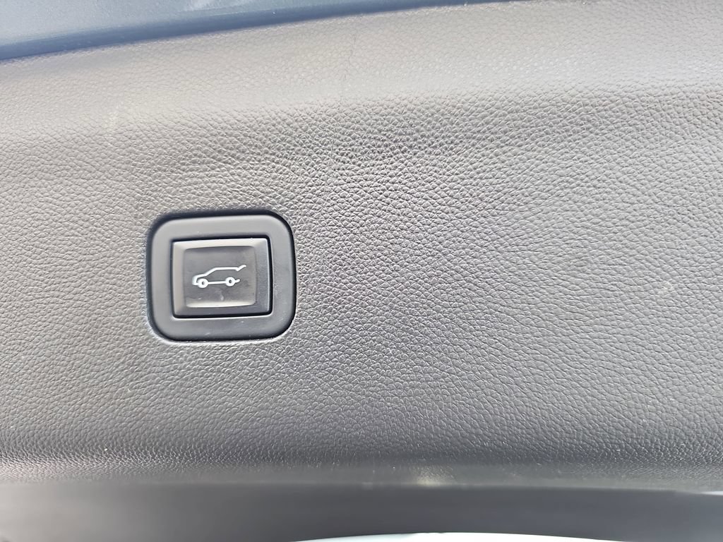 Certified 2023 Buick Enclave Essence w/ Experience Buick Package AWD/4WD image 17
