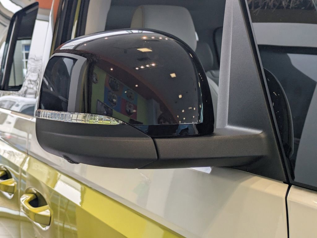 New 2025 Volkswagen ID. Buzz Pro S Plus image 10