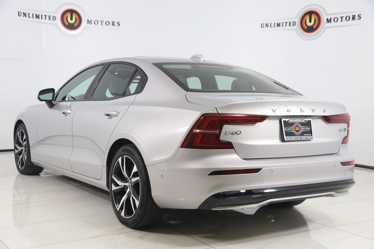 Used 2024 Volvo S60 B5 Plus AWD/4WD image 4