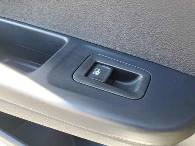 New 2026 Volkswagen Taos SE image 14